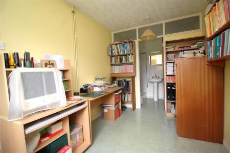 bedroom 1 .JPG