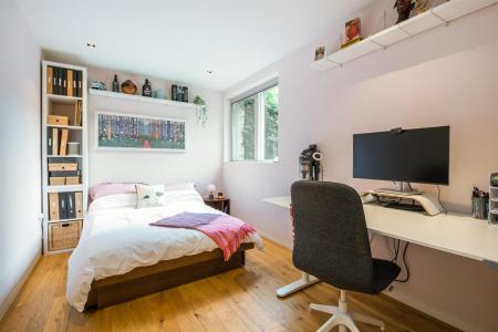 71 Harfield Gardens-12.jpg