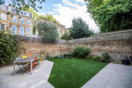 Harfield Gardens-32.jpg