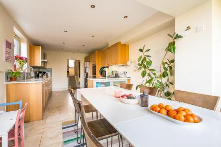 105 Grove Park-14.jpg