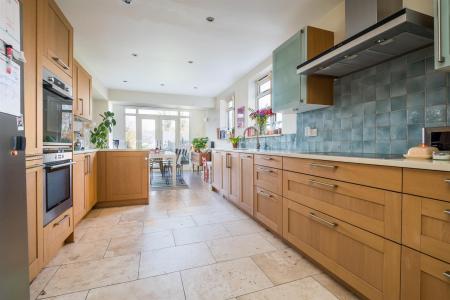 105 Grove Park-11.jpg