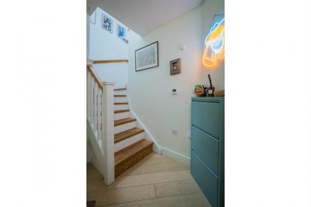 1 Tanswell Court-10.jpg