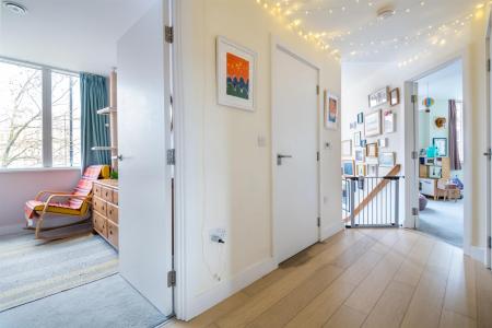 1 Tanswell Court-27.jpg