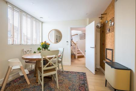 1 Tanswell Court-9.jpg