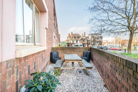 1 Tanswell Court-3.jpg