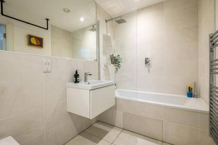 1 Tanswell Court-12.jpg