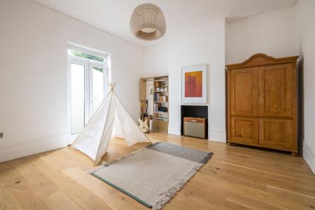 46 Kings Grove-14.jpg
