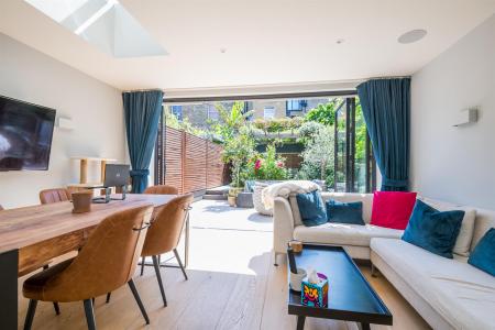 10 Malfort Road-18.jpg