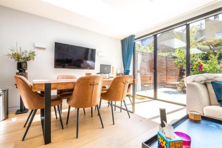 10 Malfort Road-13.jpg