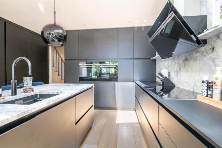 10 Malfort Road-11.jpg