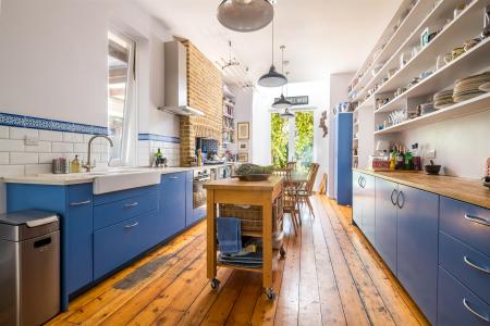 93 Knatchbull Road-9.jpg