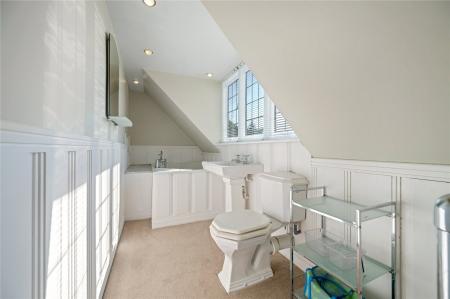 En-Suite Bathroom