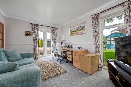 Sitting Room/Bedroom