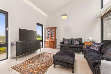 Sitting Room/Bed 4