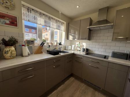 Fitted kitchen