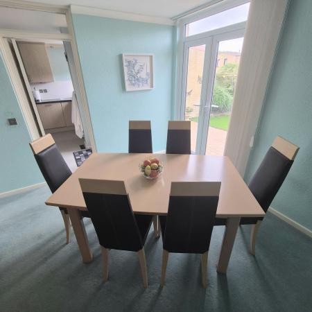 Dining Room to kitchen