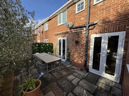 Outdoor Dining/Entertaining