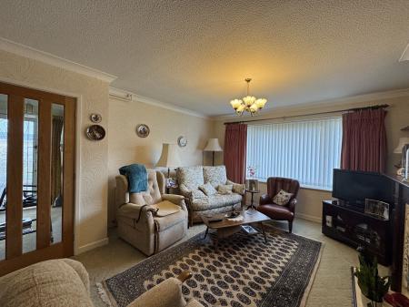 LOUNGE TO HALL