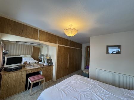 FIRST FLOOR DOUBLE BEDROOM