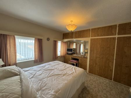 FF DOUBLE BEDROOM