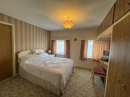 FF DOUBLE BEDROOM