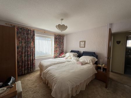 GF DOUBLE BEDROOM