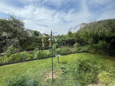 FRONT GARDEN