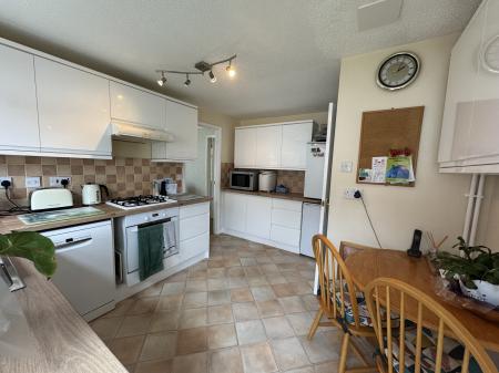 Kitchen b