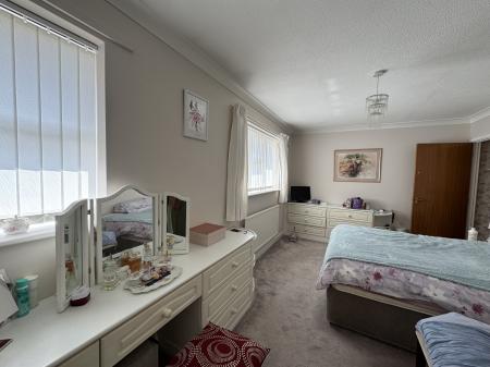 MASTER BEDROOM B
