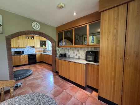 BREAKFAST ROOM THROUGH TO KITCHEN