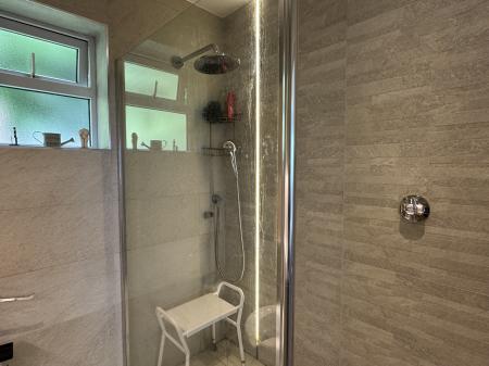 EN SUITE SHOWER