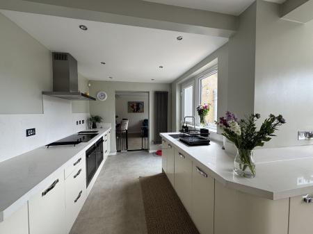 LOWER ALMONDSBURY, NR BRISTOL