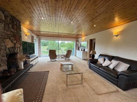 OLVESTON, NR BRISTOL