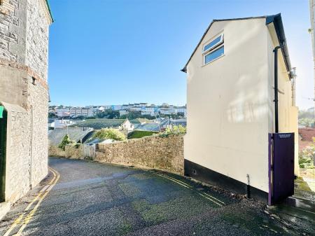 6a Prings Court 9.JPG