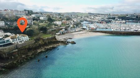 Mariners Block Towards Town - Copy.JPG