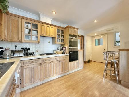 Kitchen Area.jpg
