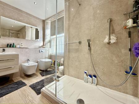 Bedroom 1 Ensuite.jpeg