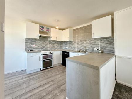 Kithcen Breakfast Bar.JPG