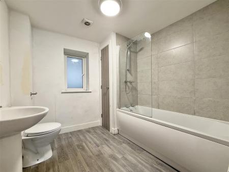 Family Bathroom.jpg