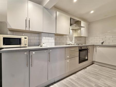 Kitchen (2).jpg