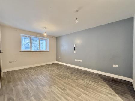 Living  Room (2).jpg