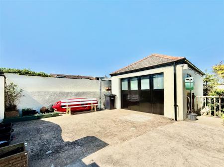 Garage & Parking.jpeg