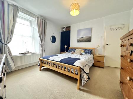 Bedroom 1.jpg