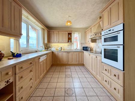 Kitchen.JPG
