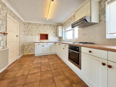 Kitchen 2.JPG