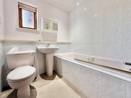 Bedroom 1 Ensuite.jpg