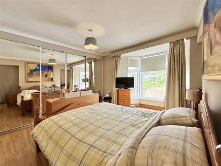Bedroom_1.jpg