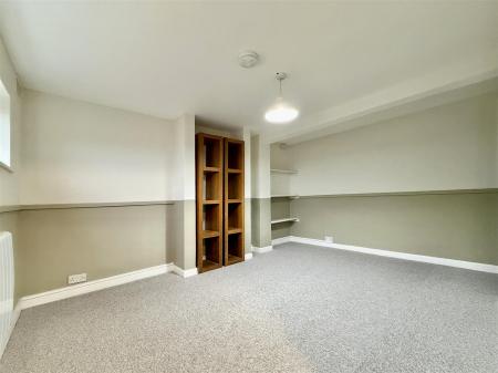 Bedroom 1.jpg