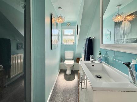 En Suite To Bed 1.JPG