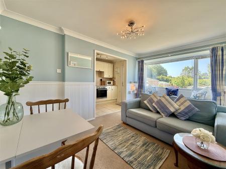 Dining Area Toward Kitchen.JPG